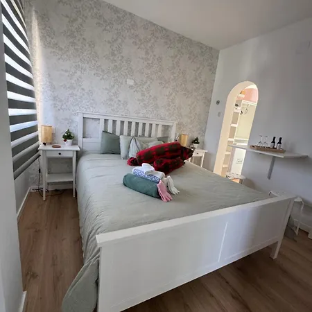 Mayi Gc Bed & Breakfast